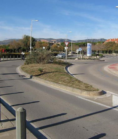 Illeta situada al passeig marítim de Gavà Mar (en la frontera dels termes municipals de Gavà i Castelldefels)